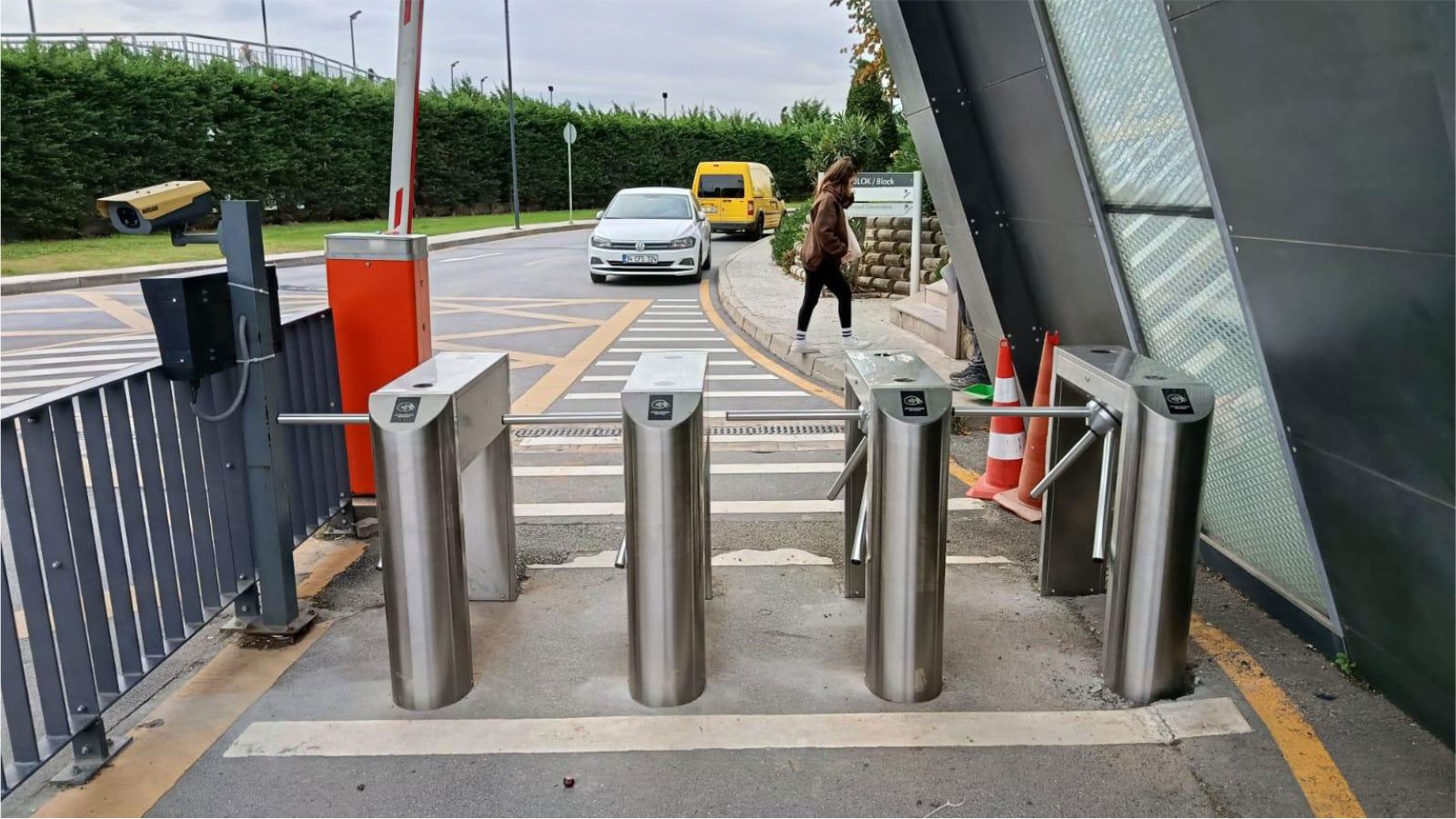 Système de tourniquet à trépied et lecteur de carte